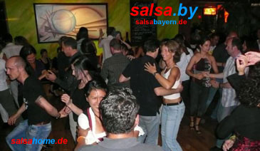 AK1 in München - Salsa tanzen