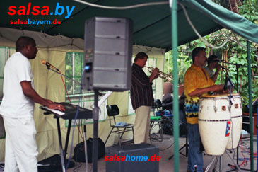 Salsa-Band im Botanischen Garten