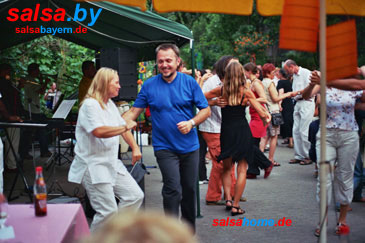 Salsa-Tanzen im Botanischen Garten