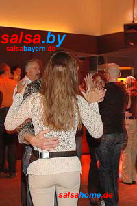 Im Club Kafka in Traunstein Salsa tanzen