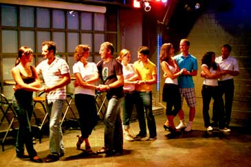 Salsa dance class in Erlangen: group photo in the discotheque