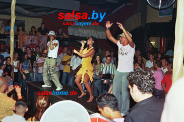 Im Won in Nürnberg Salsa tanzen: Live-Act